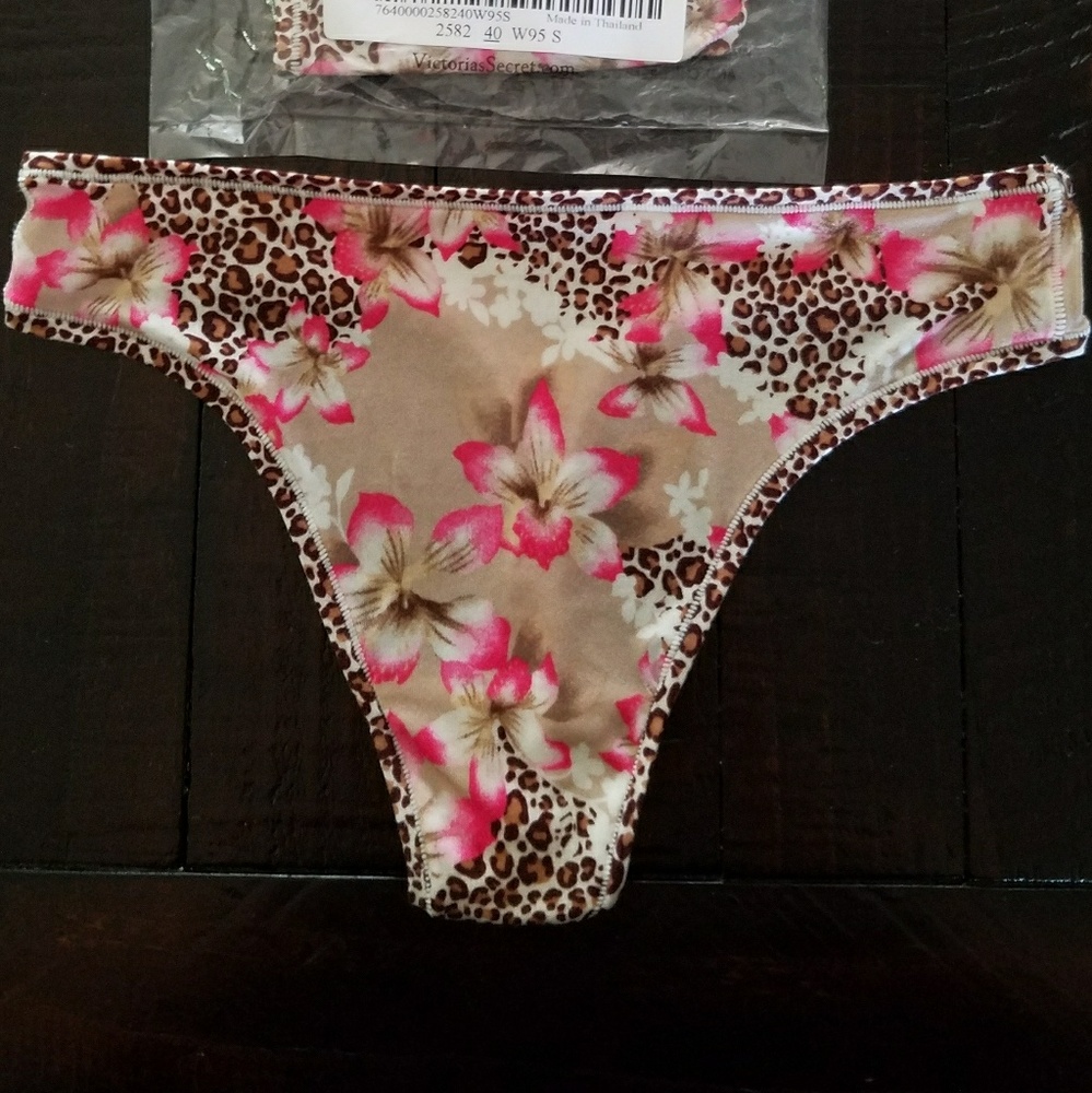 SOLD - Victoria's Secret Thong 2 pair NWT